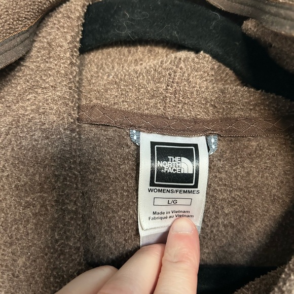 The North Face Kendall Jenner Brown Fleece Jacket - Picture 7 of 7